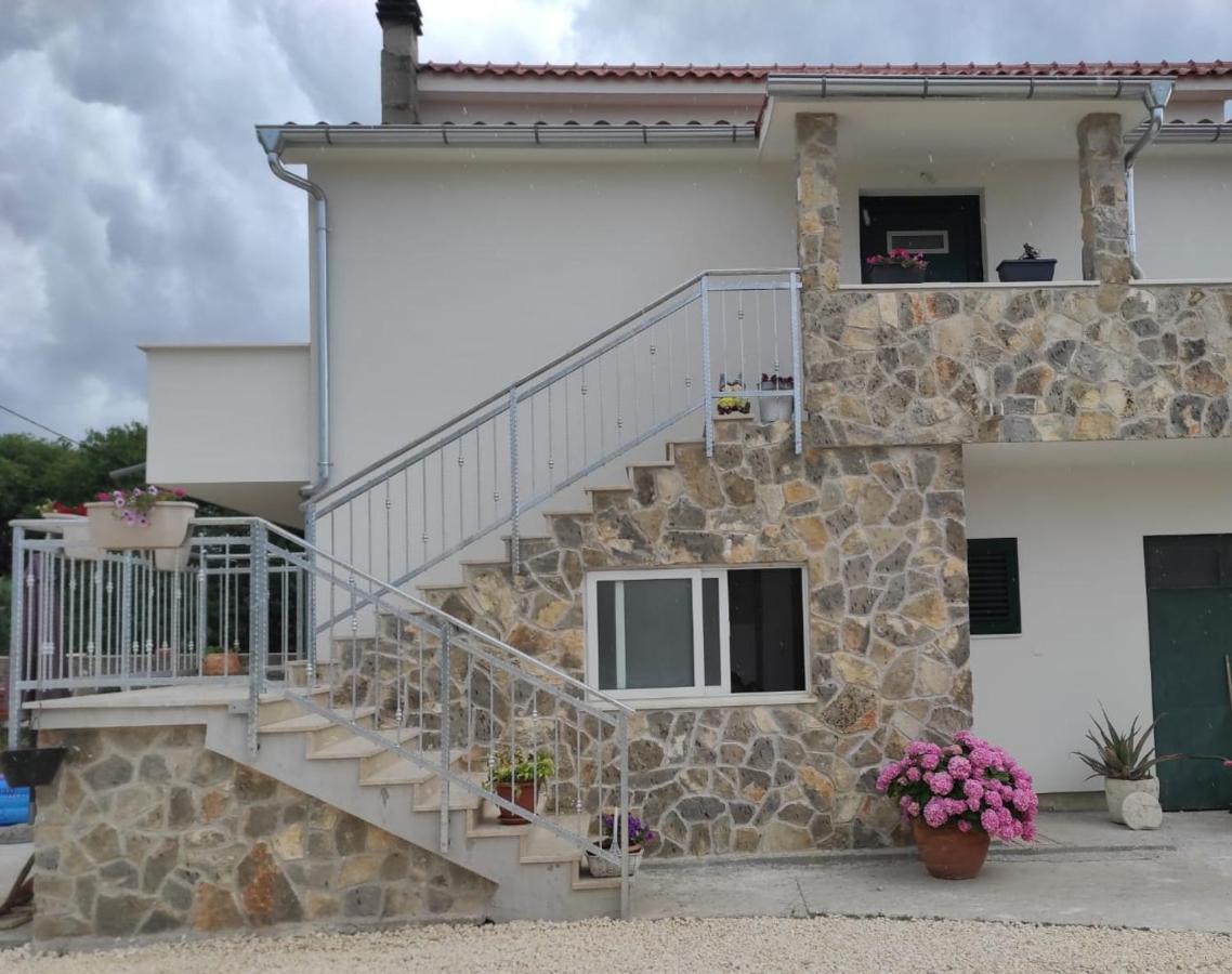 Apartman Lucia Bilice Zewnętrze zdjęcie
